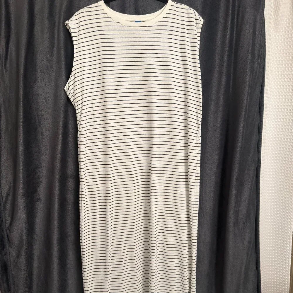 Sleeveless Dress - Picture 3 of 3